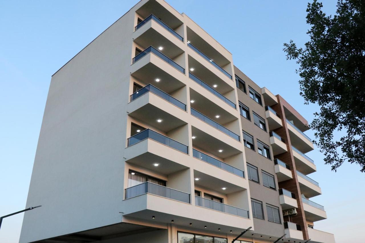 Hotel Xelent à Ulcinj Extérieur photo