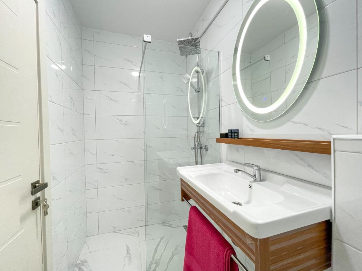 Hotel Xelent à Ulcinj Extérieur photo