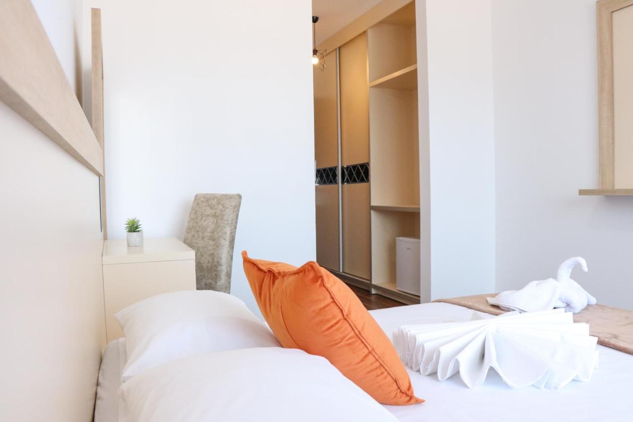 Hotel Xelent à Ulcinj Extérieur photo
