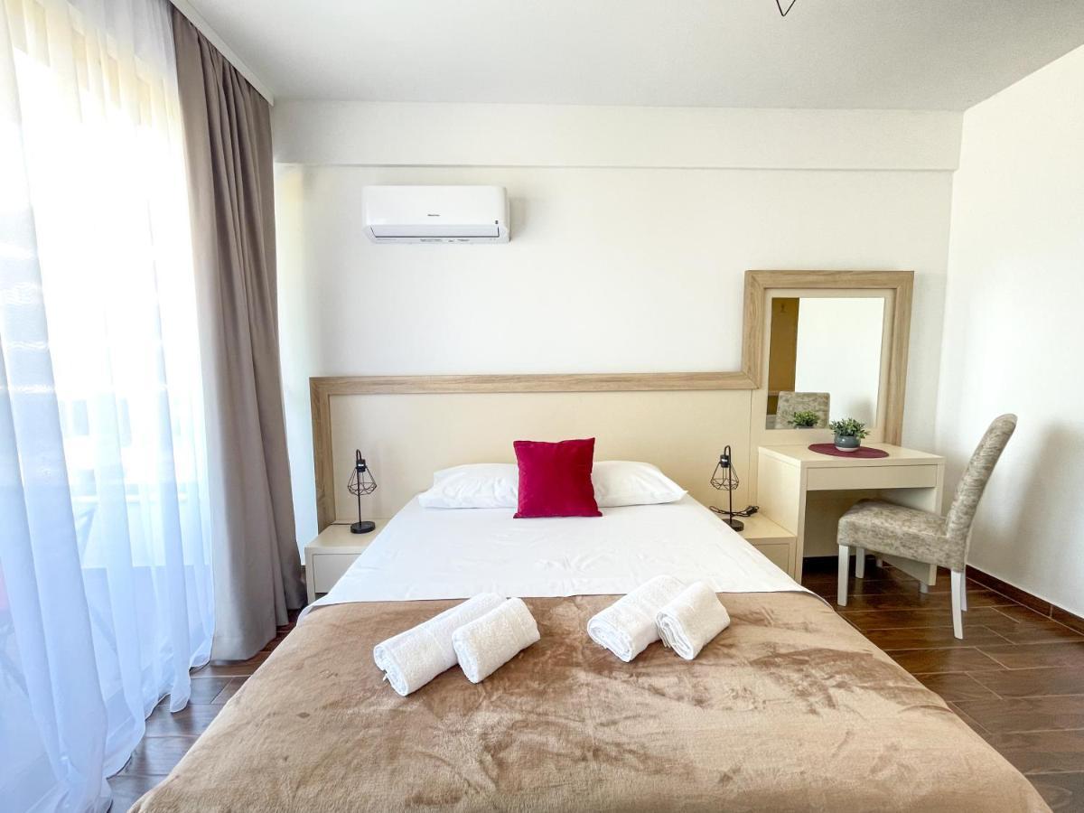 Hotel Xelent à Ulcinj Extérieur photo