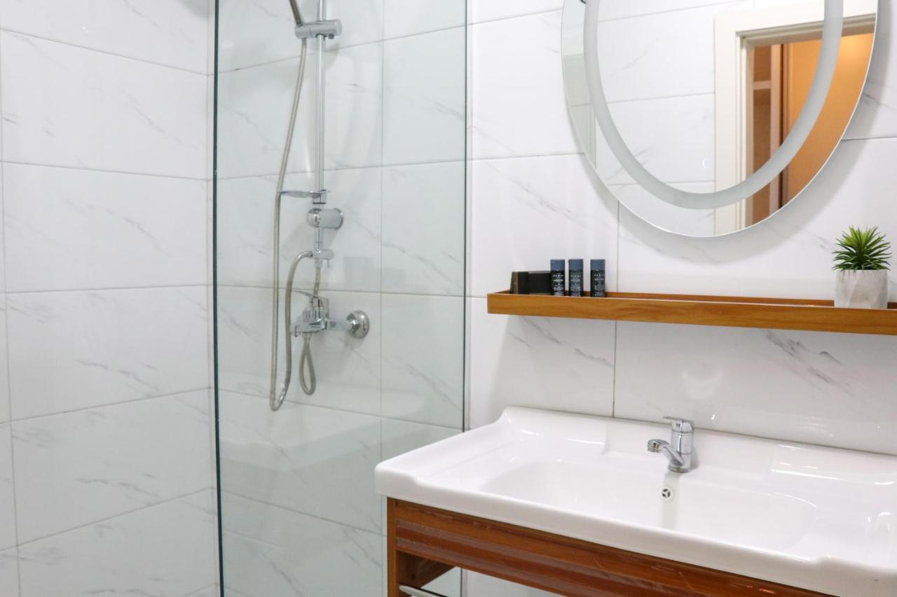 Hotel Xelent à Ulcinj Extérieur photo